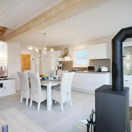 2 Bedroom Lovely In Prázdninový dům
